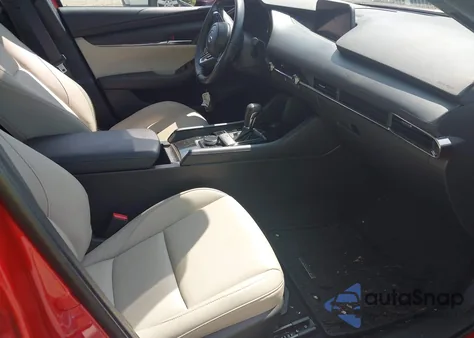 2024 Mazda Mazda3 2.5 S Preferred z USA, uszkodzony, nr VIN JM1BPALM4R1702631